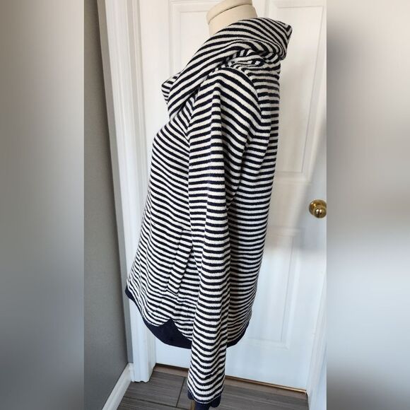 Tommy Hilfiger Navy and white striped sweater - Size Small - Picture 5 of 6